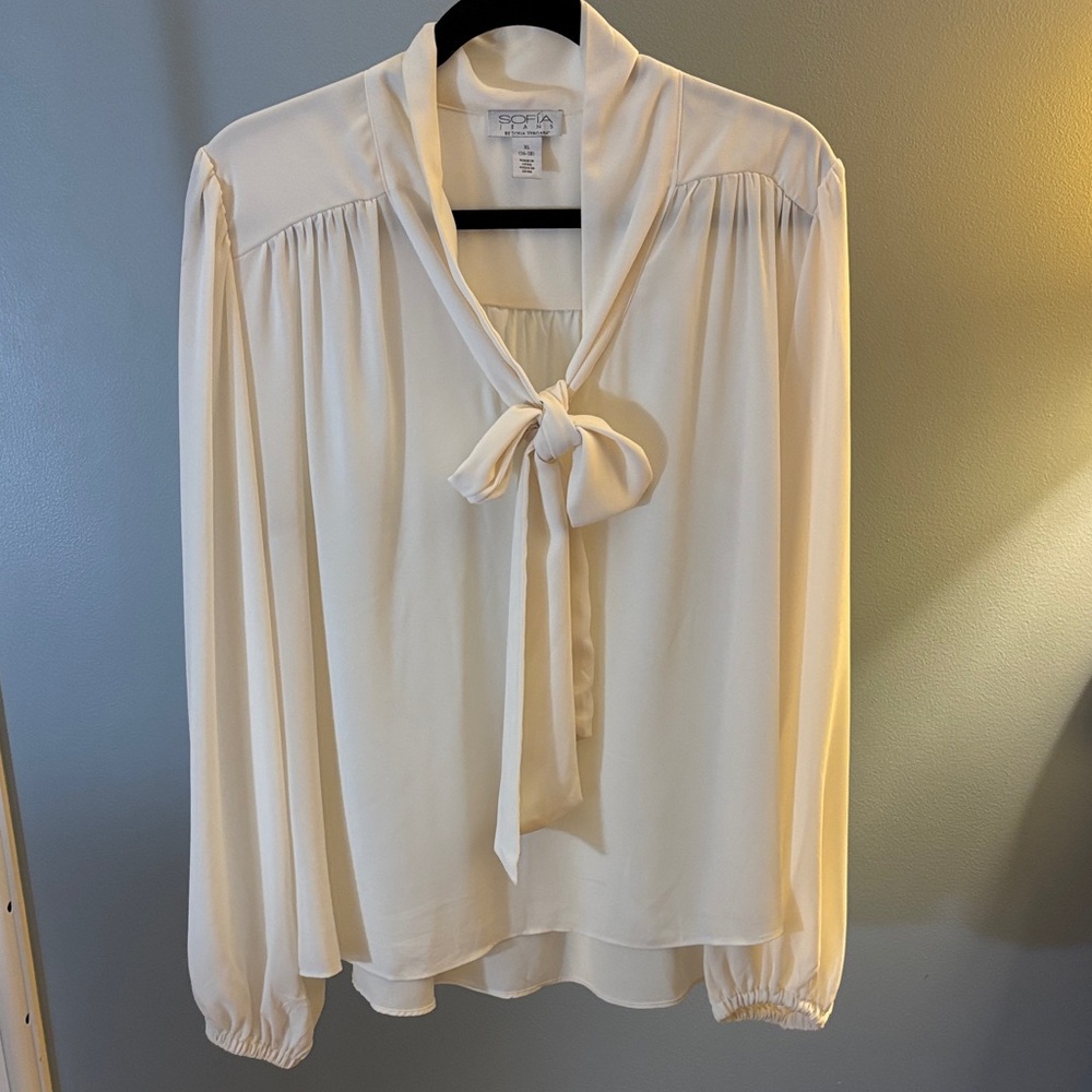 sofia by sofia vergara cream blouse with tie